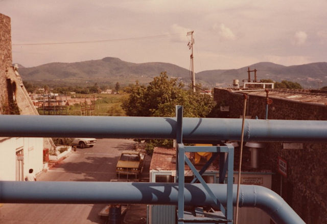 私の事務所から見た工場