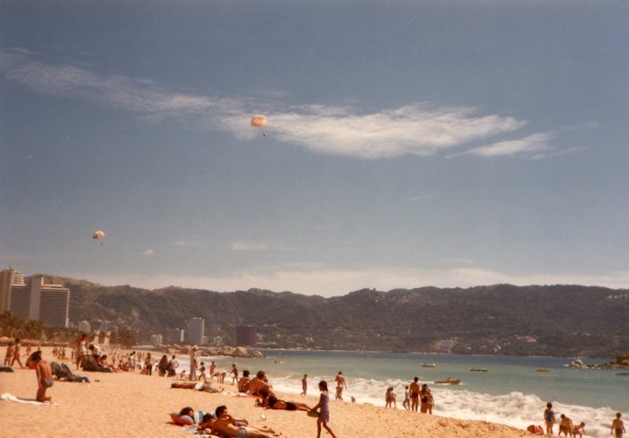 アカプルコのパラセーリング