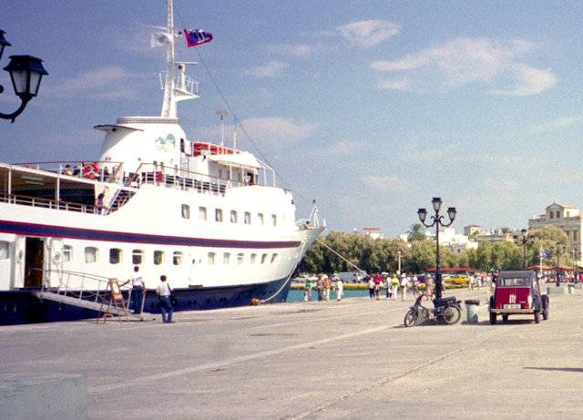エーゲ海一日ミニクルーズ