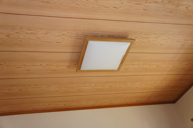 天井照明をLEDに変更
