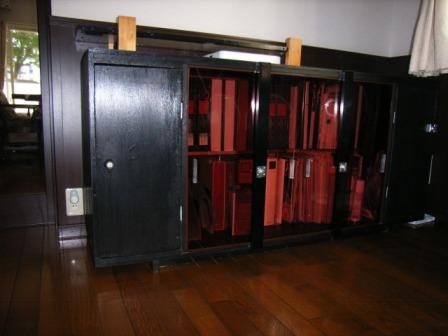 地震に備えて家具類はより低く