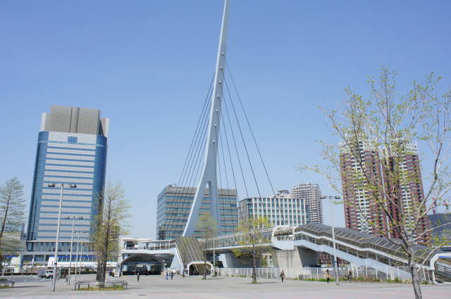 東京テレポート駅前広場