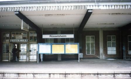 リュッセルスハイム駅