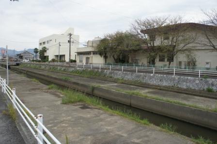 中学校跡地の建物