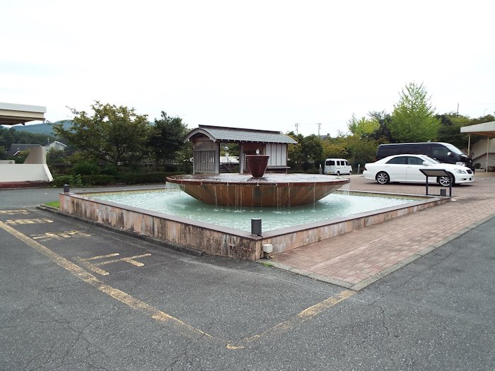 ホテル入口を散策しました