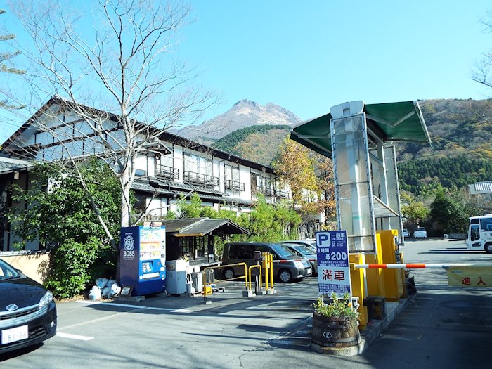 金鱗湖からの帰りの或る駐車場にて