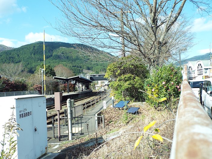 由布院驛を外側から撮影しました